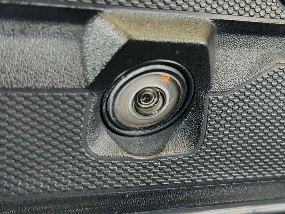 2022 GMC Sierra 5th Gen - Image 11 of 31
