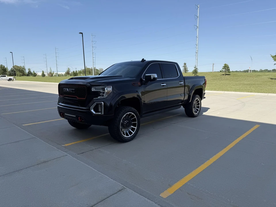 2022 GMC Sierra 5th Gen - Image 2 of 31