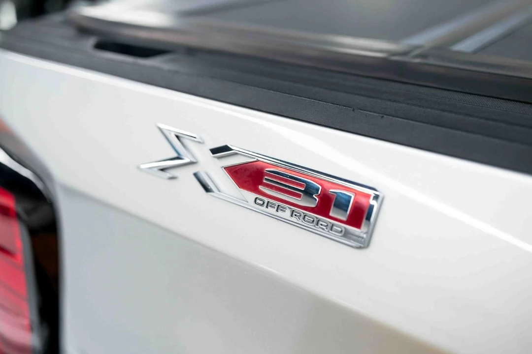 2022 GMC Sierra 5th Gen - Image 26 of 31
