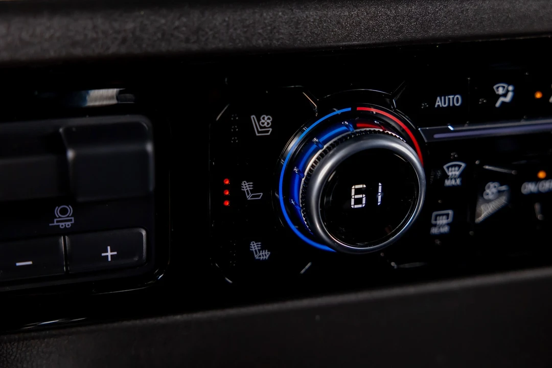 2022 GMC Sierra 5th Gen - Image 16 of 21