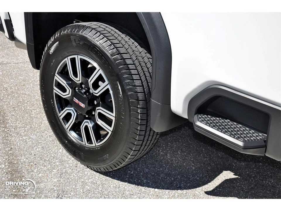 2022 GMC Sierra 5th Gen - Image 13 of 31