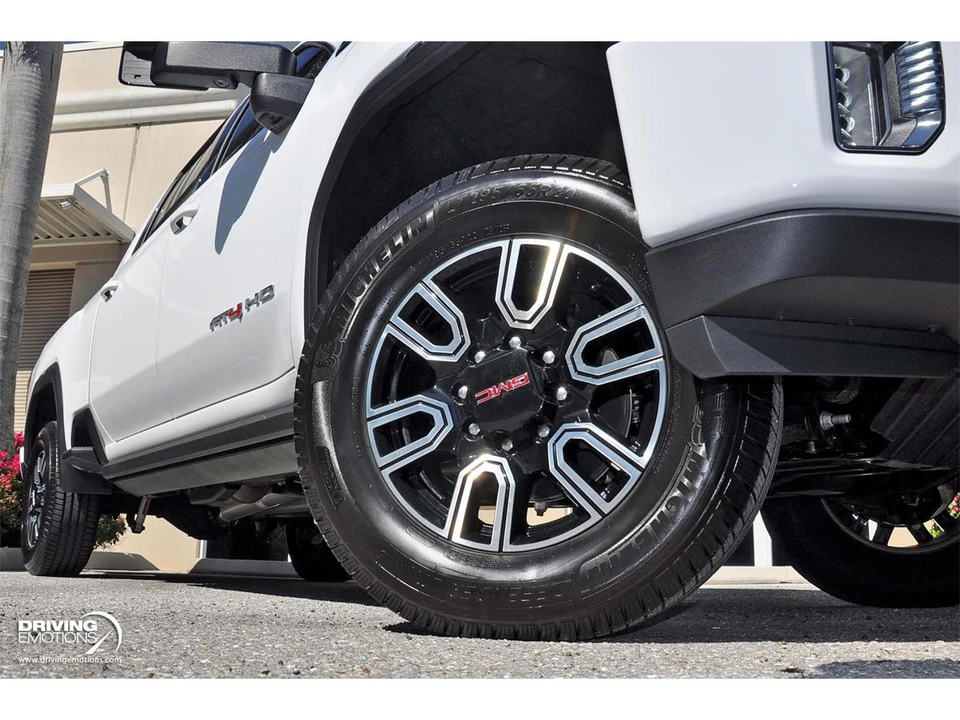 2022 GMC Sierra 5th Gen - Image 4 of 31