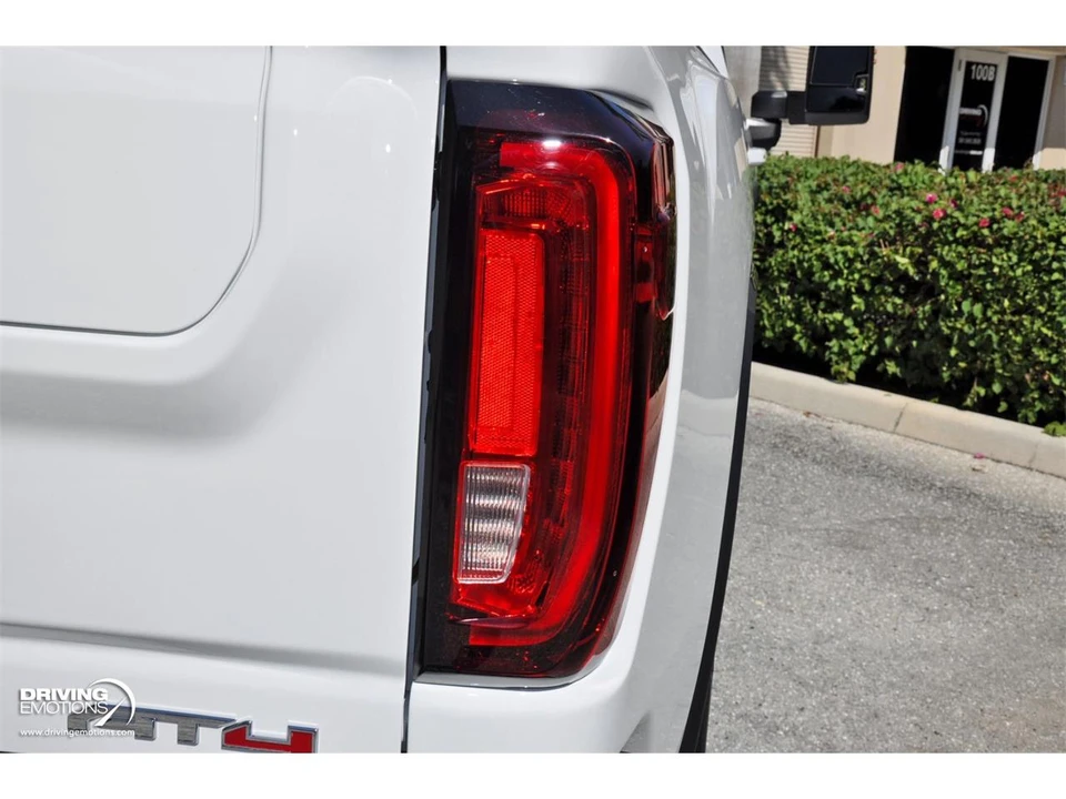 2022 GMC Sierra 5th Gen - Image 24 of 31