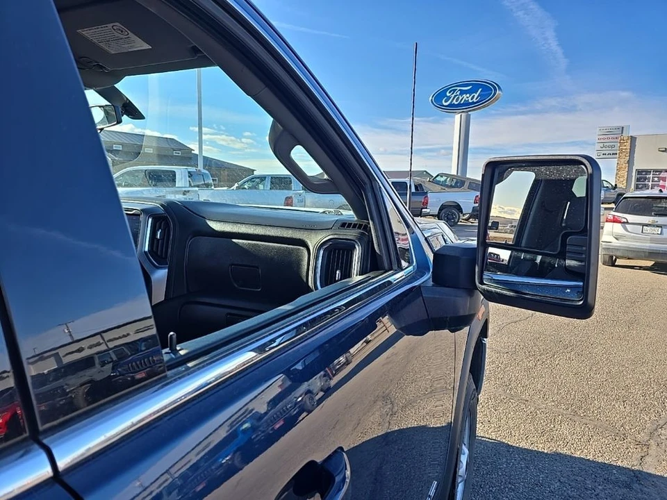 2022 GMC Sierra Heavy Duty 4th Gen - Image 11 of 12