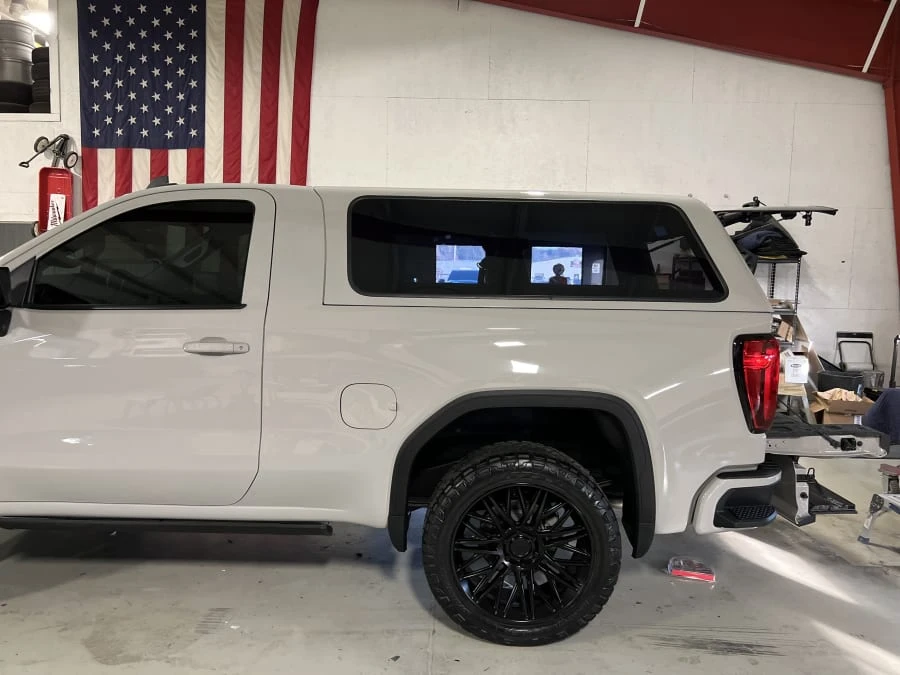 2022 GMC Sierra 5th Gen - Image 8 of 31
