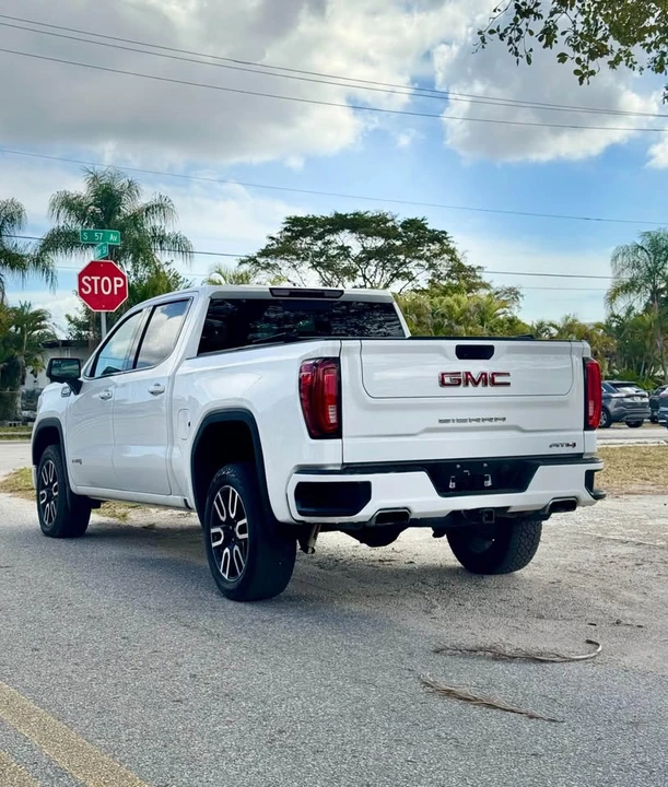 2022 GMC Sierra 5th Gen - Image 7 of 16