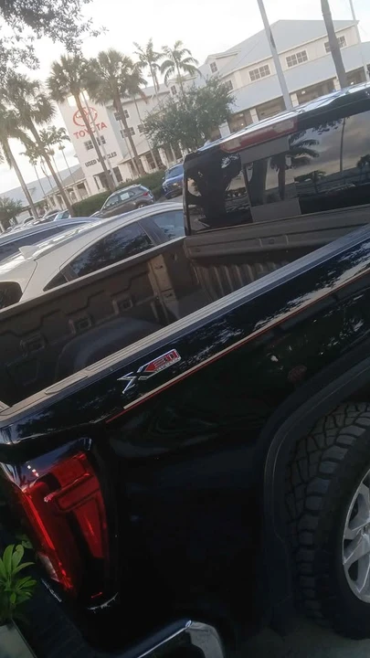2022 GMC Sierra 5th Gen - Image 2 of 8