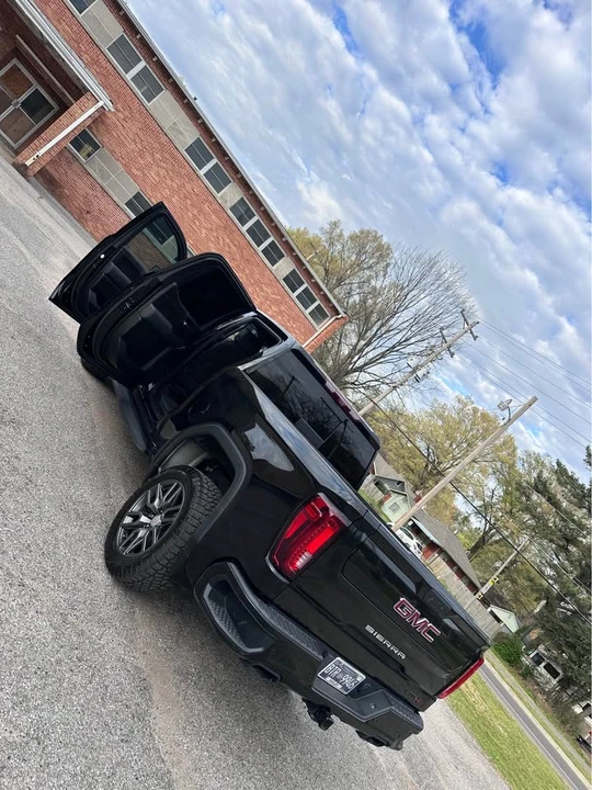 2022 GMC Sierra 4th Gen - Image 8 of 10