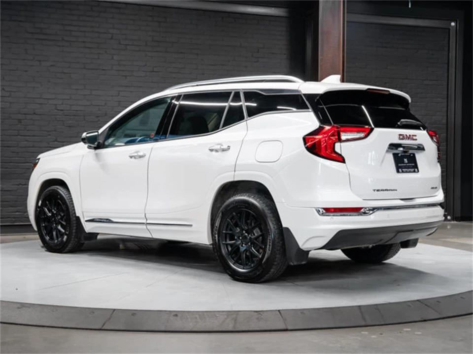 2022 GMC Terrain - Image 8 of 31