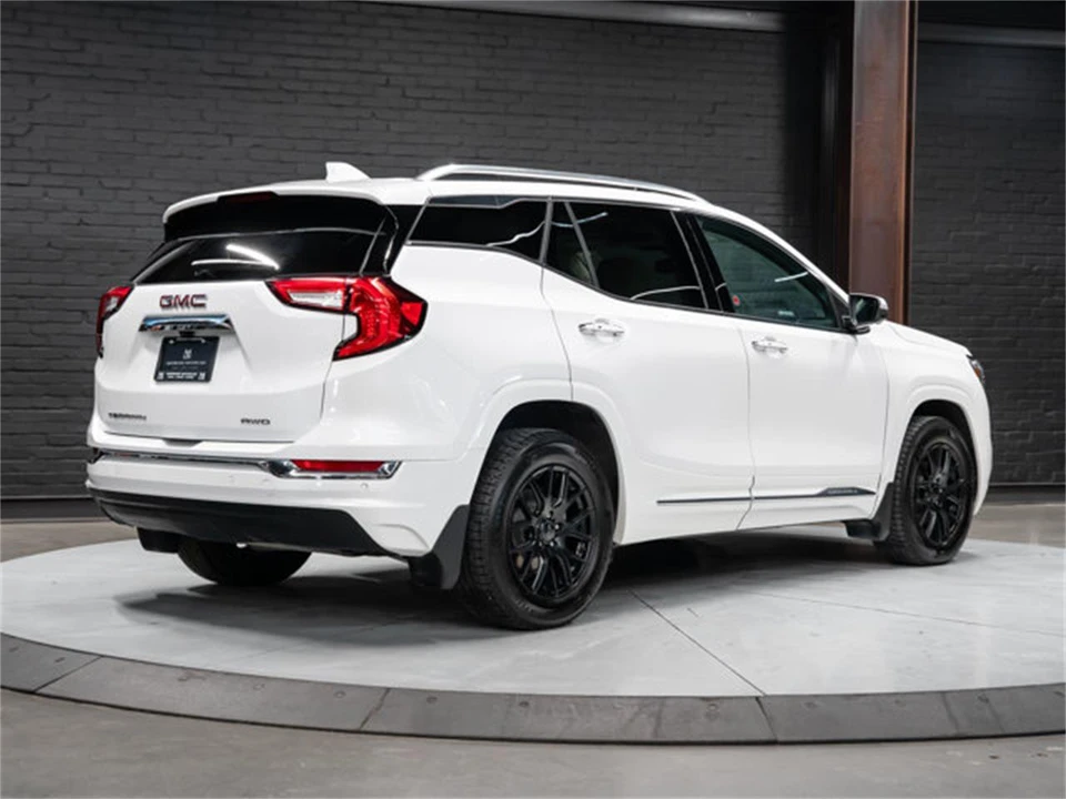 2022 GMC Terrain - Image 10 of 31