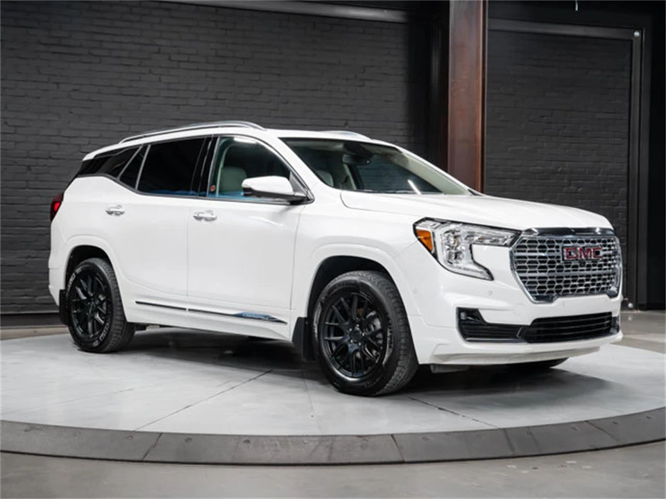 2022 GMC Terrain - Image 2 of 31