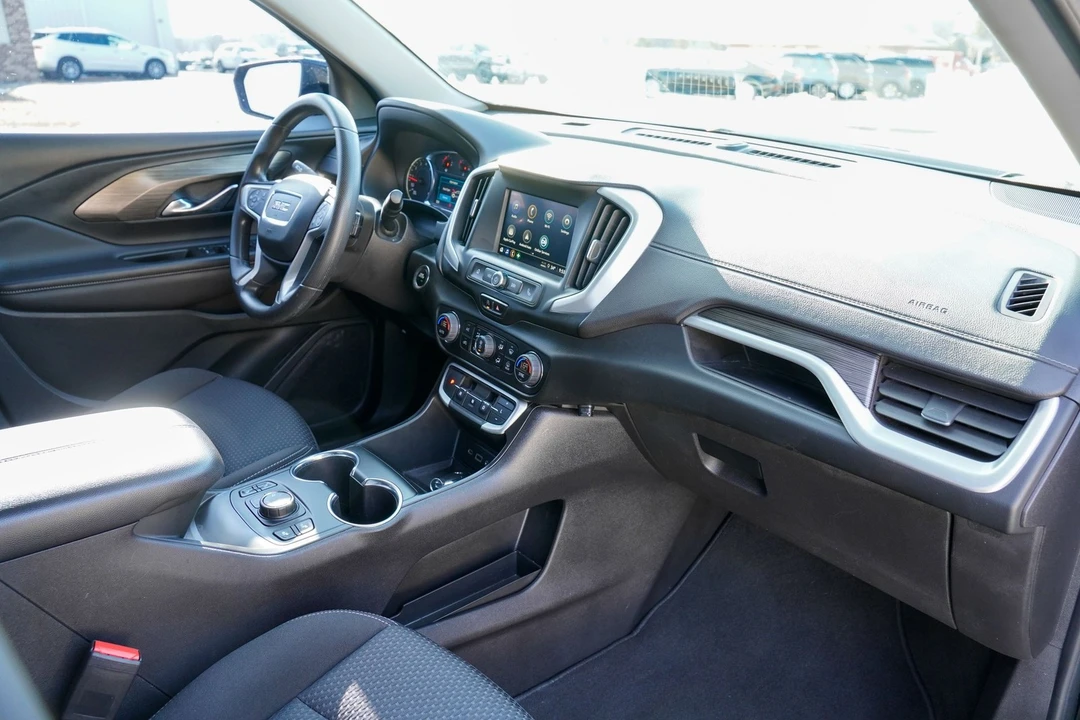 2022 GMC Terrain - Image 13 of 21