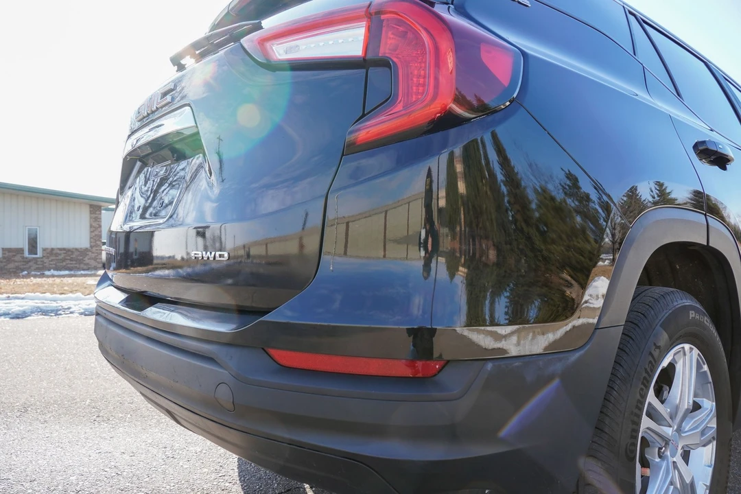 2022 GMC Terrain - Image 23 of 31