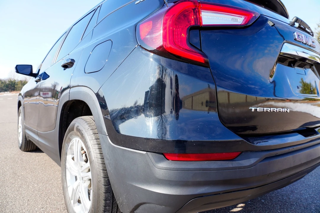 2022 GMC Terrain - Image 27 of 31