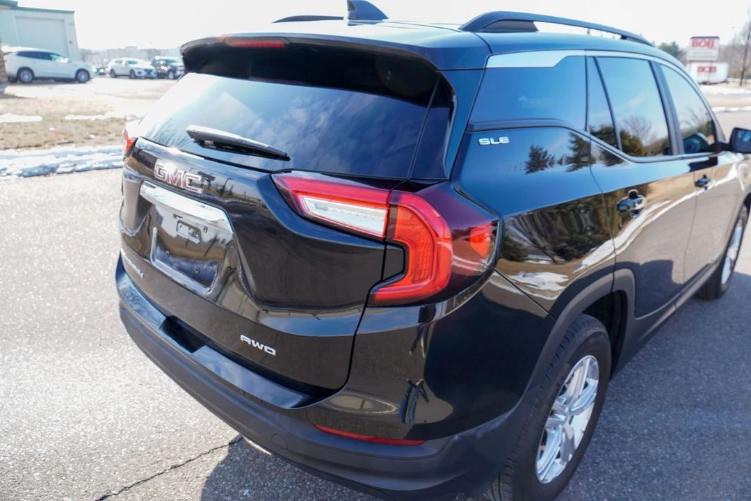 2022 GMC Terrain - Image 25 of 31