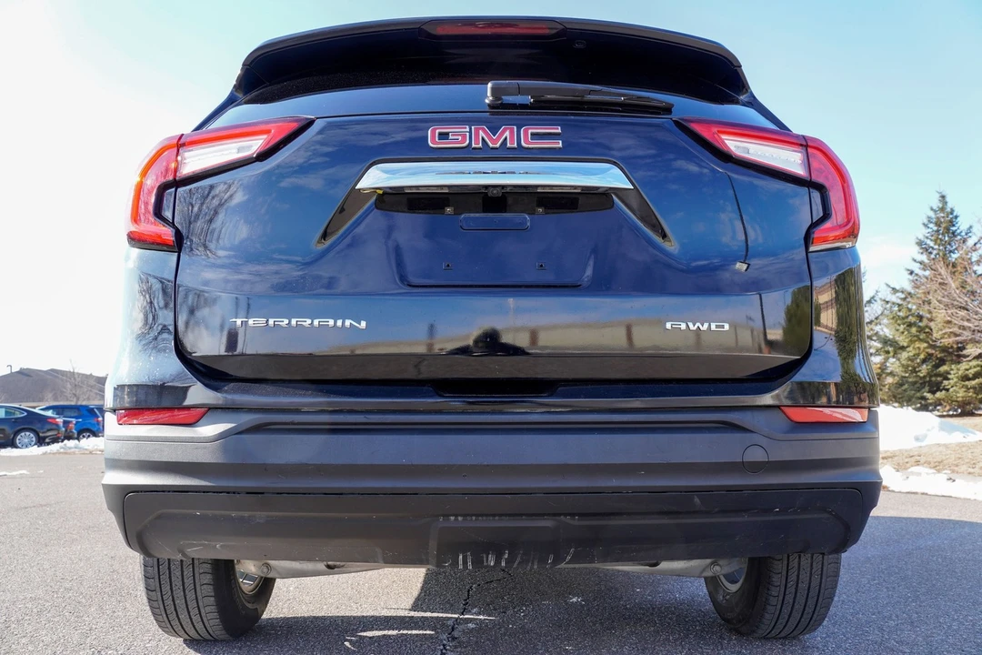 2022 GMC Terrain - Image 29 of 31