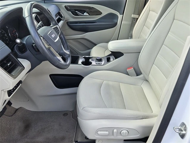 2022 GMC Terrain - Image 9 of 21