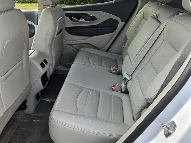 2022 GMC Terrain - Image 10 of 21