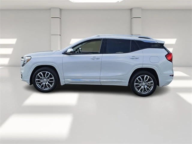 2022 GMC Terrain - Image 2 of 21