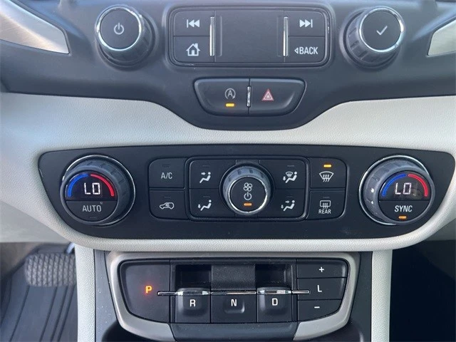 2022 GMC Terrain - Image 18 of 21