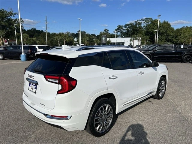 2022 GMC Terrain - Image 8 of 12