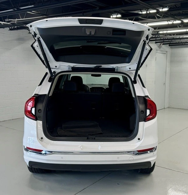 2022 GMC Terrain - Image 9 of 12