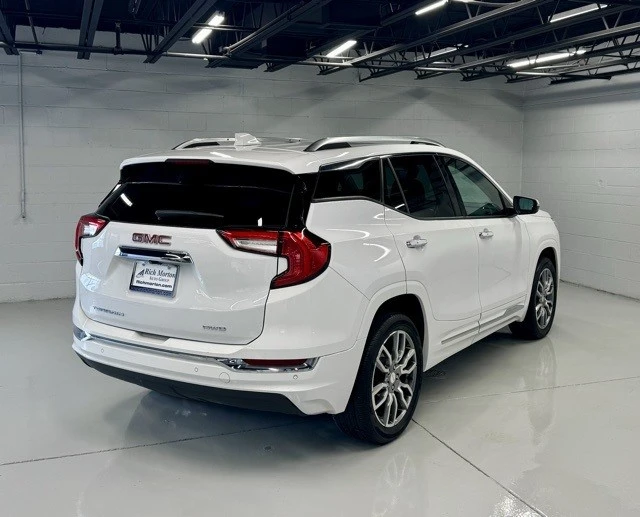 2022 GMC Terrain - Image 6 of 12