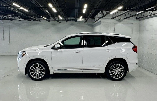 2022 GMC Terrain - Image 2 of 12