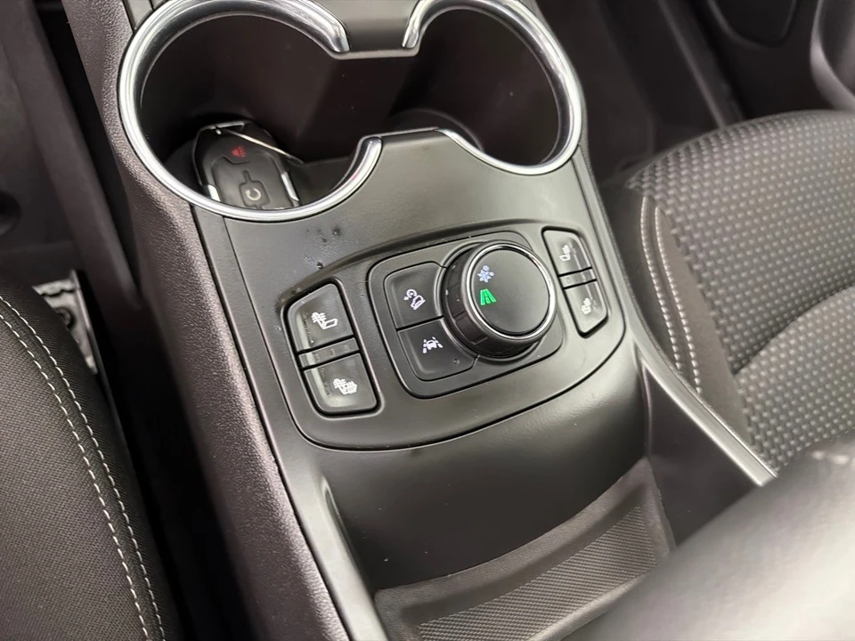 2022 GMC Terrain - Image 19 of 21