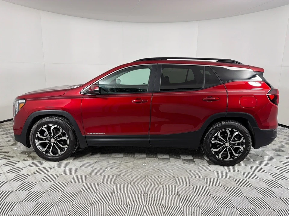 2022 GMC Terrain - Image 8 of 12