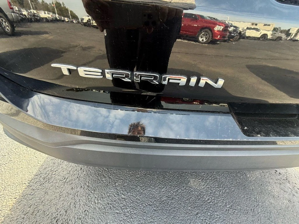 2022 GMC Terrain - Image 8 of 21