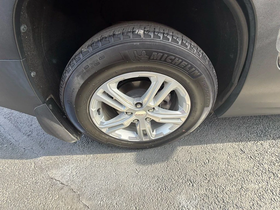 2022 GMC Terrain - Image 11 of 21