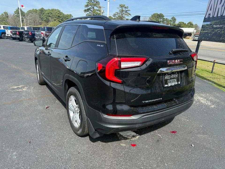 2022 GMC Terrain - Image 7 of 21