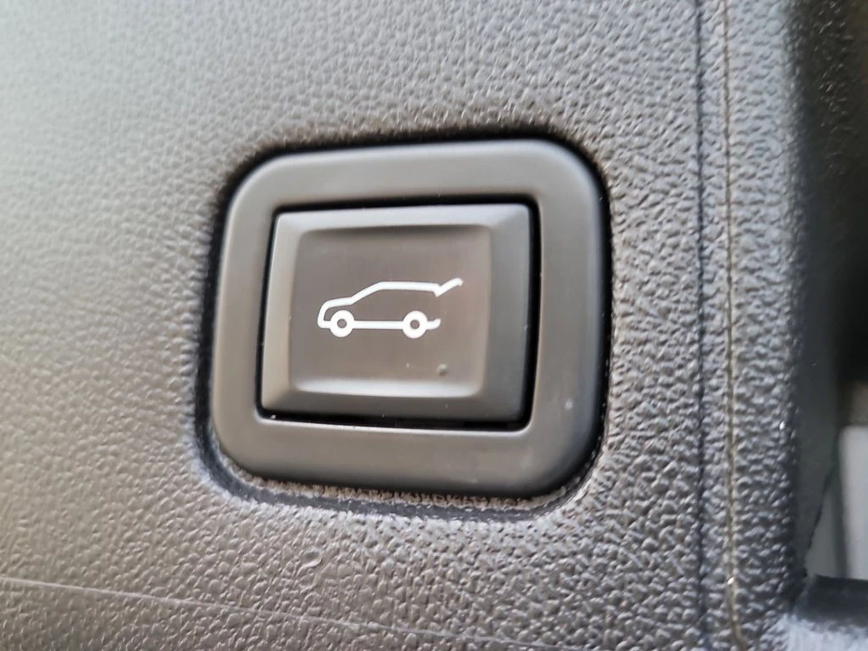 2022 GMC Terrain - Image 10 of 12