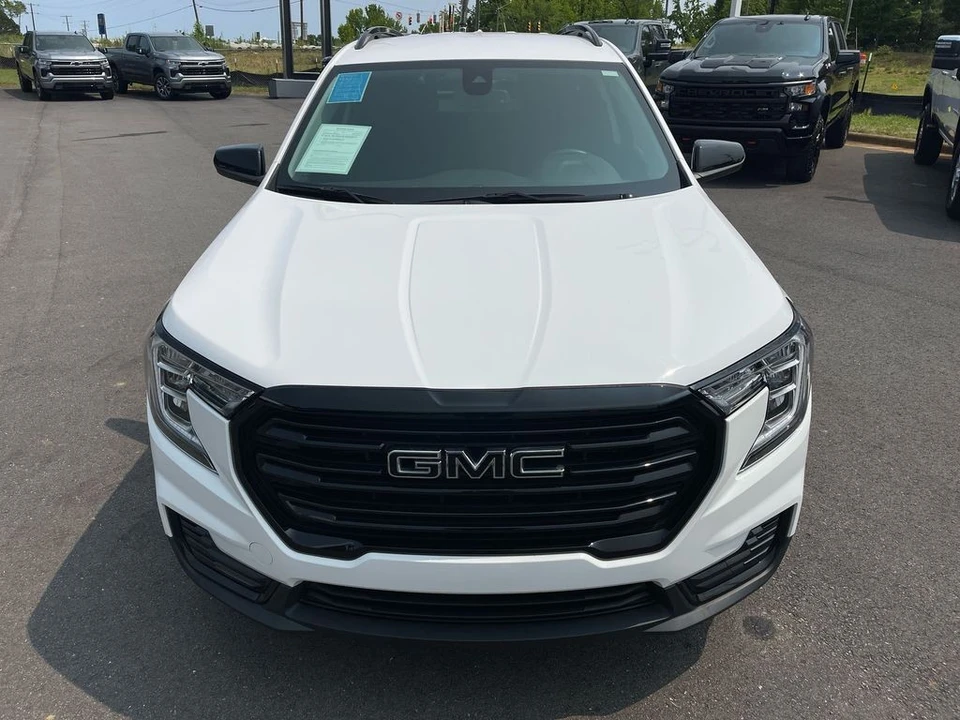 2022 GMC Terrain - Image 8 of 12
