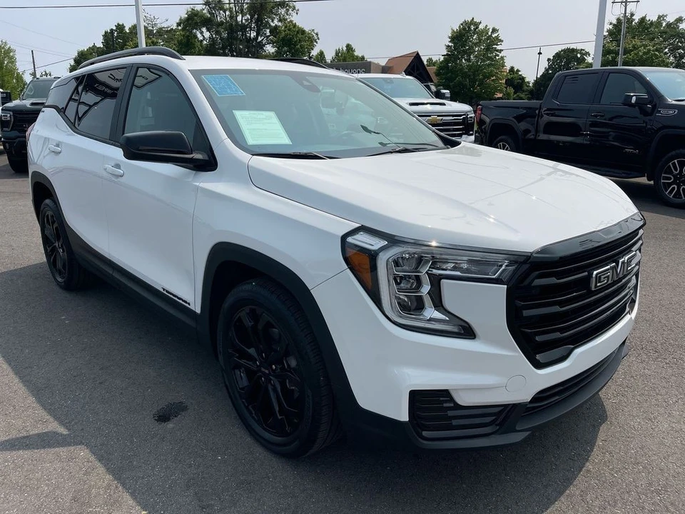 2022 GMC Terrain - Image 7 of 12