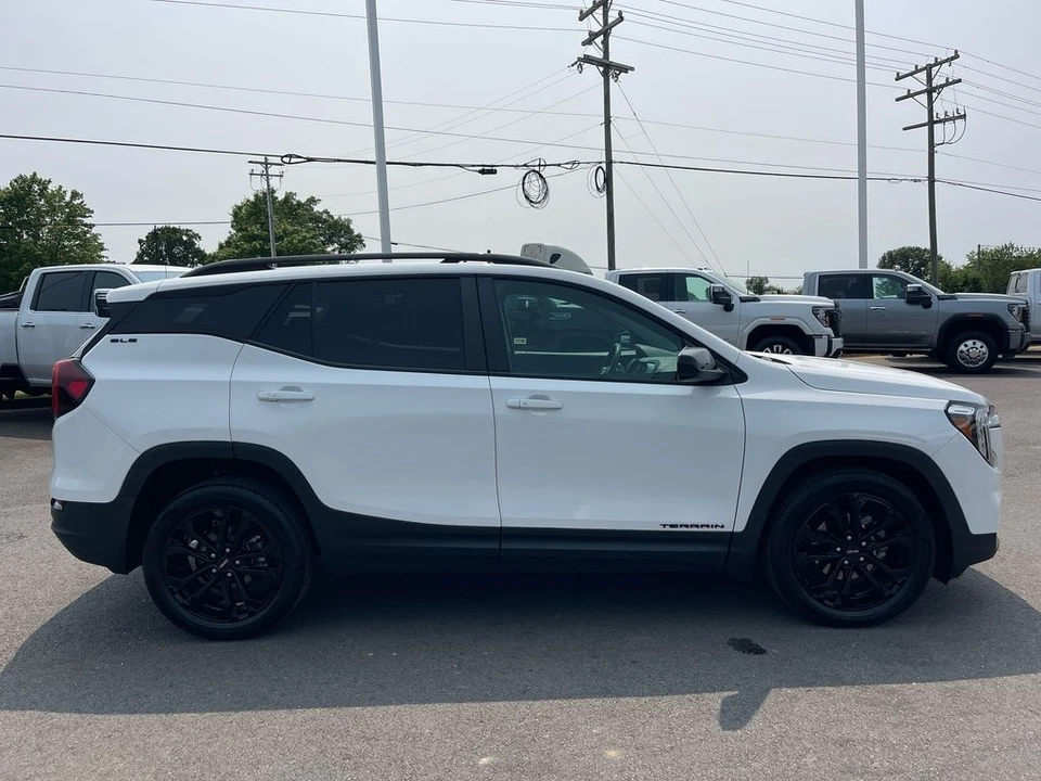 2022 GMC Terrain - Image 6 of 12