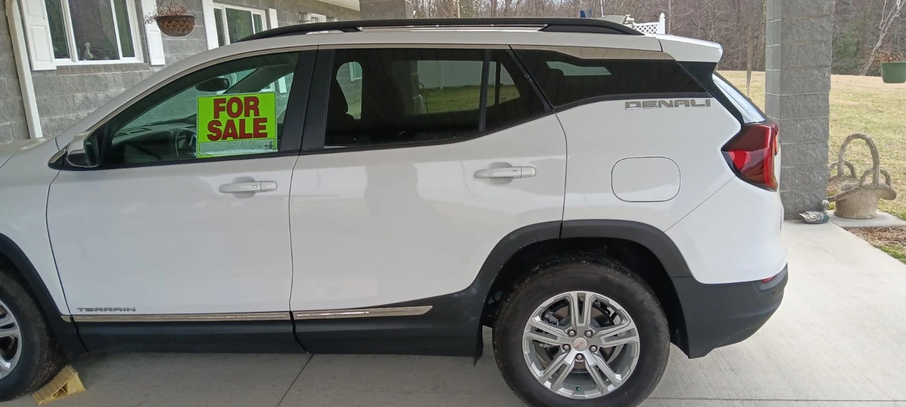 2022 GMC Terrain - Image 2 of 21