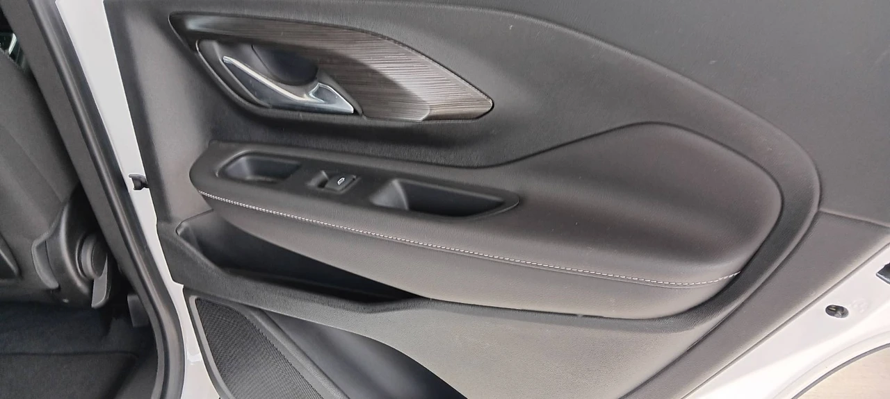 2022 GMC Terrain - Image 16 of 21