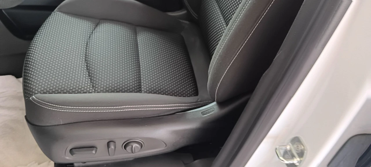 2022 GMC Terrain - Image 11 of 21