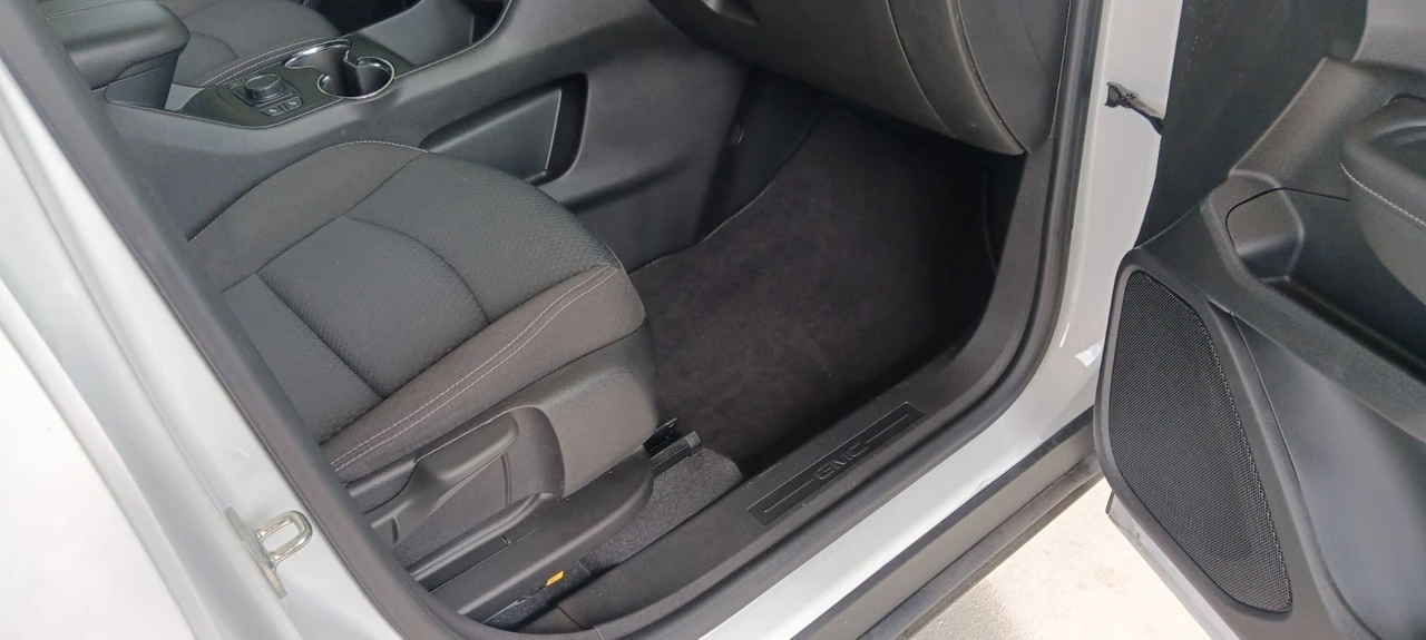 2022 GMC Terrain - Image 19 of 21