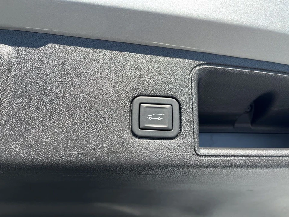 2022 GMC Terrain - Image 11 of 21