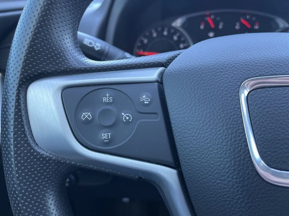 2022 GMC Terrain - Image 18 of 21