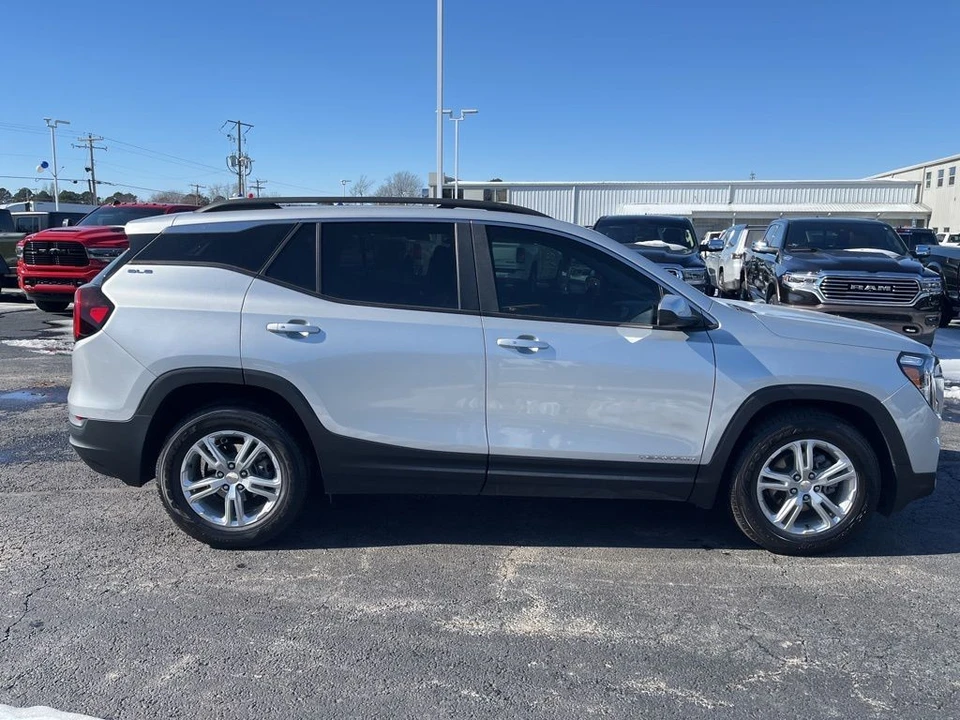 2022 GMC Terrain - Image 4 of 21