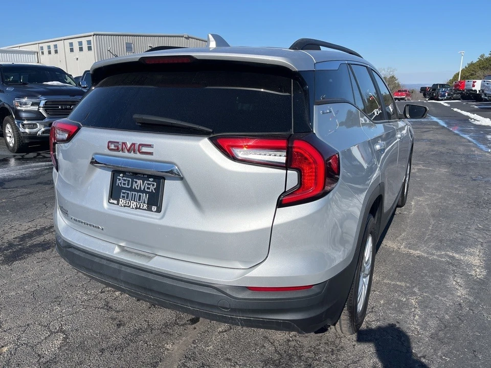 2022 GMC Terrain - Image 5 of 12
