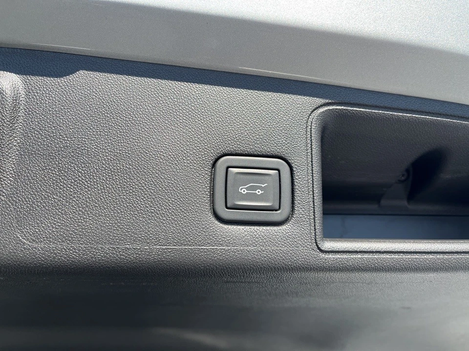 2022 GMC Terrain - Image 11 of 12