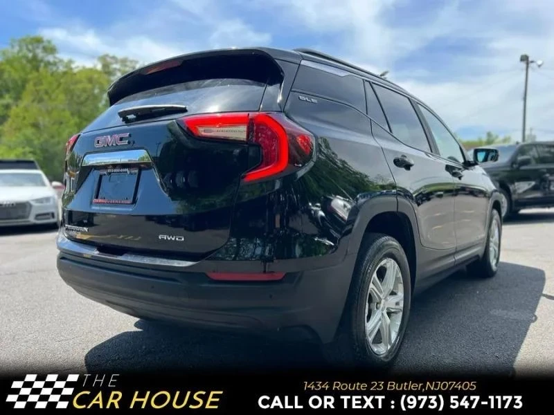 2022 GMC Terrain - Image 8 of 12