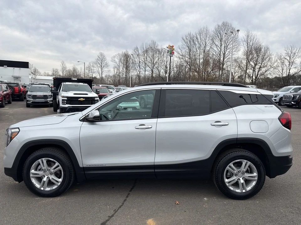 2022 GMC Terrain - Image 2 of 12