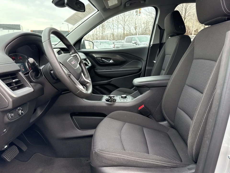 2022 GMC Terrain - Image 9 of 12