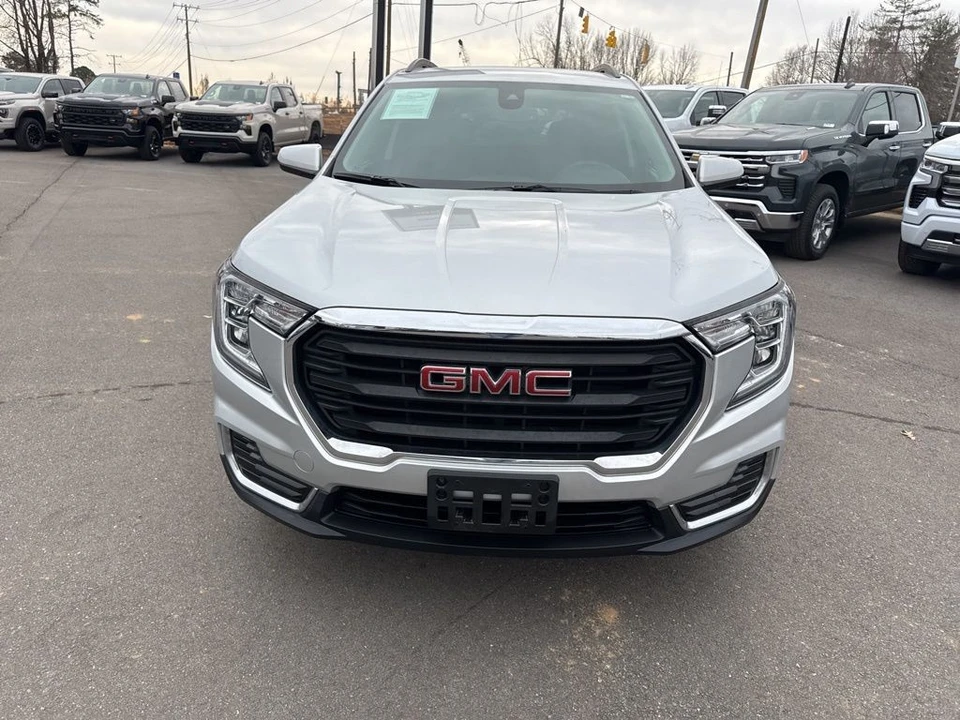 2022 GMC Terrain - Image 8 of 12